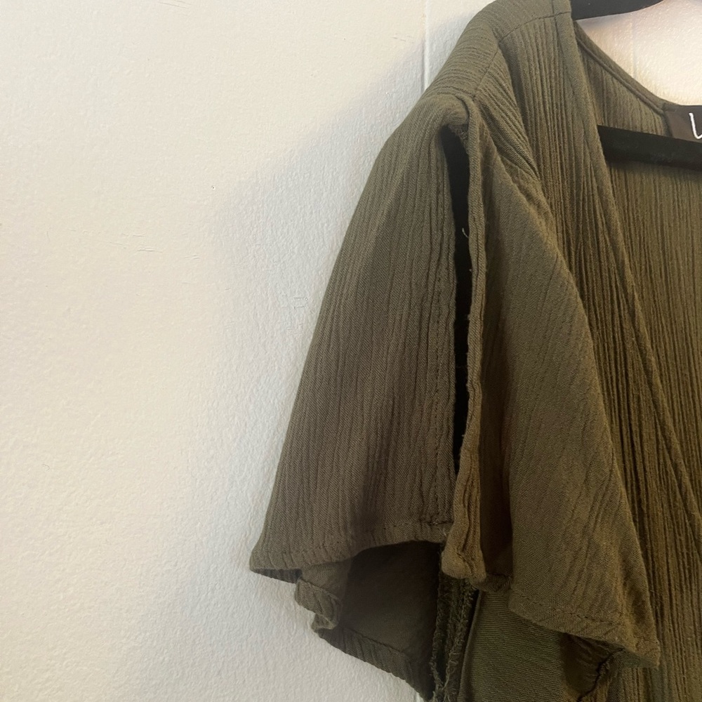 LuLu’s ~ Romantic, Green Slit Flutter Sleeve, Wrap Dress - Picture 8 of 9